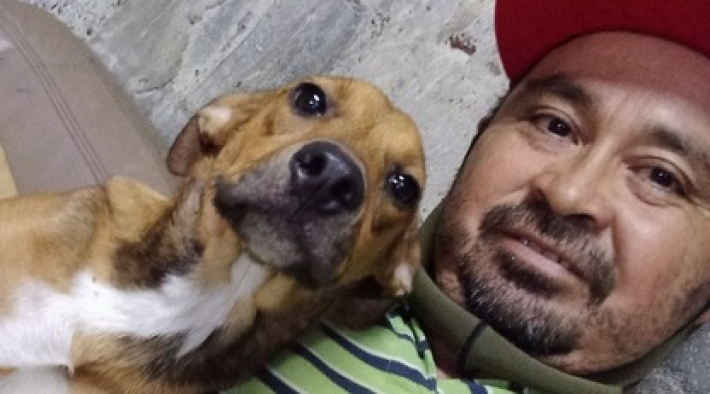 Мужчина отплатил бездомному псу за укус любовью, и эта история тронет сердце каждого