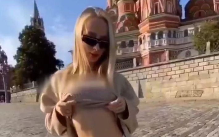 В России блогер показала голую грудь перед храмом: за это ей грозит тюрьма (фото)