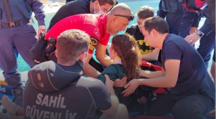 В Турции на парашютном фестивале украинская спортсменка рухнула в море с высоты 1700 м