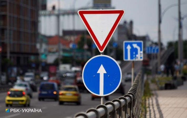 В Украине со следующей недели изменятся ПДД: что ждет водителей, велосипедистов и пешеходов