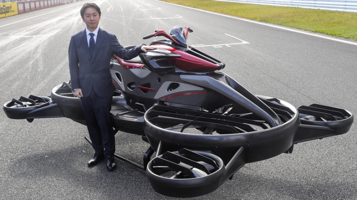 В Японии создали летающий мотоцикл - продают по цене суперкара: фото и видео