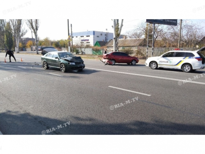 В Мелитополе в аварию попали две иномарки (фото, видео)