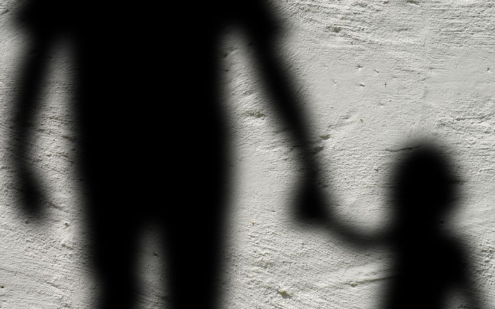 На Волыни 63-летний мужчина несколько раз изнасиловал 7-летнюю девочку