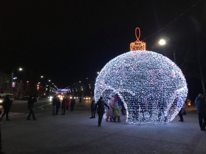 В Мелитополе город к Новому году украсят новой иллюминацией