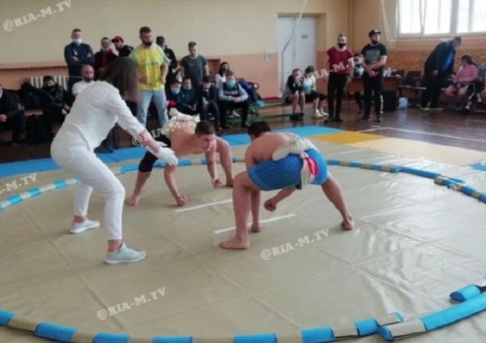Как в Мелитополе сегодня Кубок Украины по сумо проходить будет (видео)