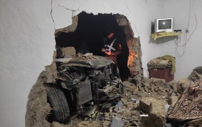 На Одесчине машина пробила стену частного дома (фото)