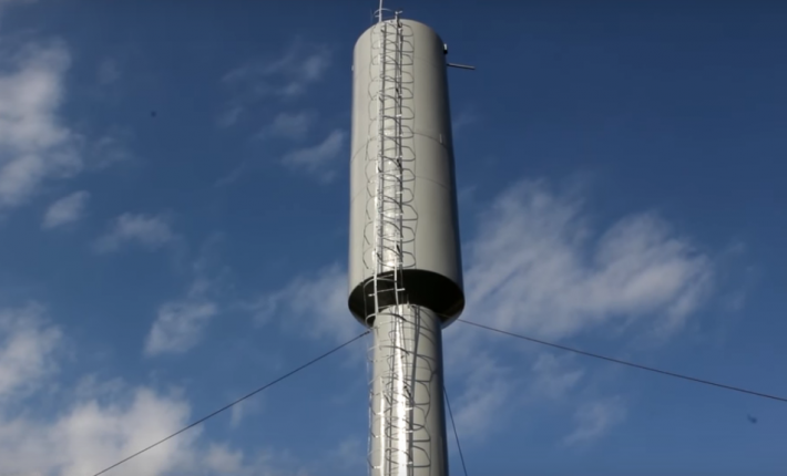 В Мелитополе парень хотел сброситься с водонапорной башни