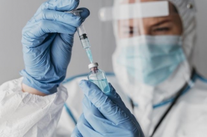 В Польше прививка бустерной дозой доступна для всех взрослых