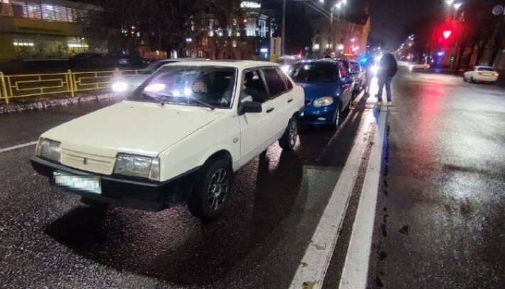 В центре Запорожья произошло массовое ДТП с участием пяти автомобилей