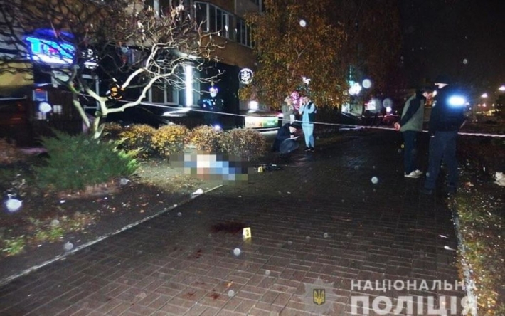 В Киеве на Позняках мужчина убил прохожего: фото