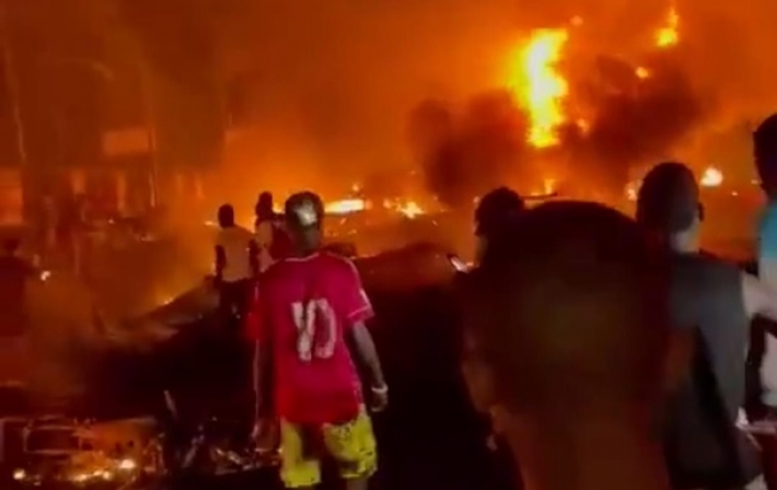 Более 100 человек погибли при взрыве бензовоза в Сьерра-Леоне (видео)
