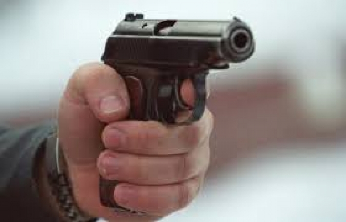 Ночная стрельба на Закарпатье: два молодых парня получили ранения