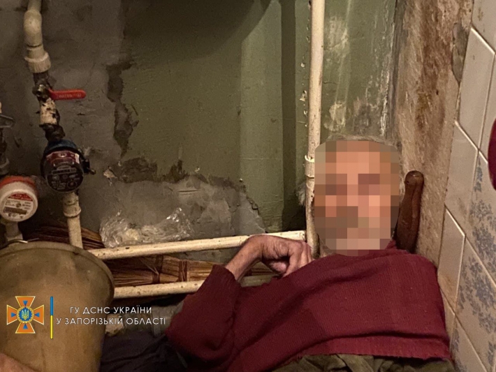 В Мелитополе пенсионер попал в ловушку в собственной квартире