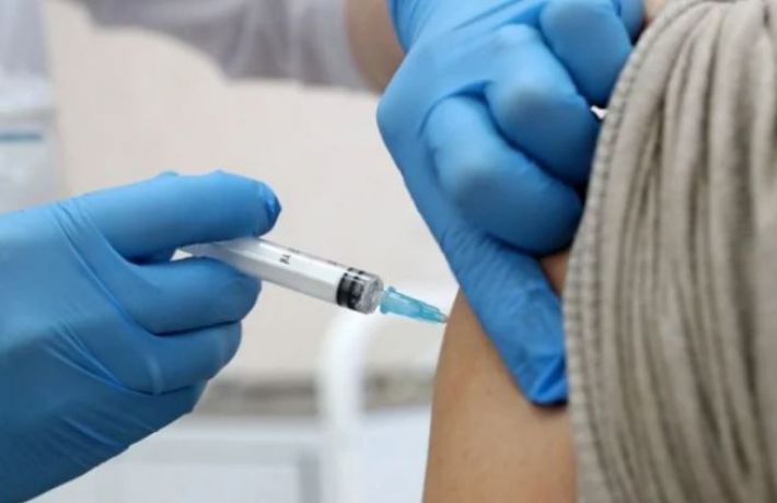 Прививки от гриппа и ковида - какой интервал должен быть