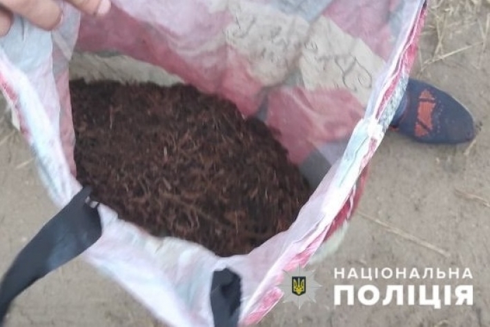 В Мелитопольском районе женщина хранила пакет наркотиков (фото)