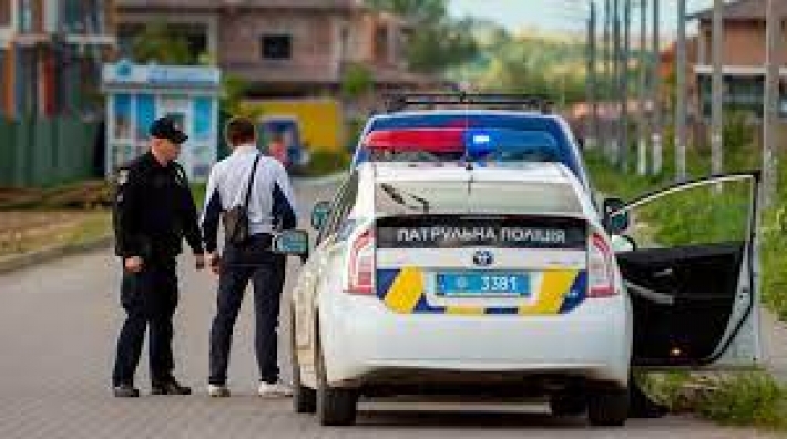 Как себя вести, если полиция незаконно остановила авто: советы украинским водителям