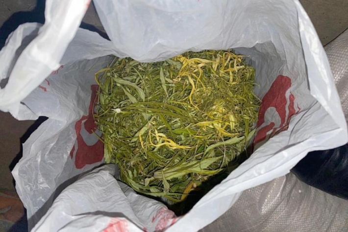 "Герои среди нас" - житель Мелитопольского района нашел пакет с наркотиками и отнес его в полицию