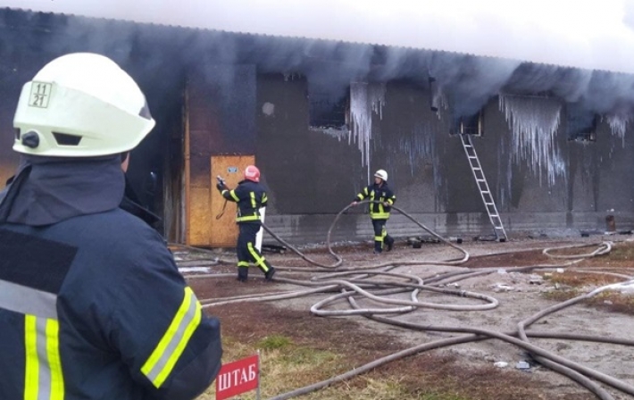 В Кропивницком потушили пожар в столярном цеху (фото)