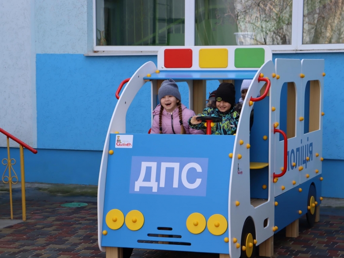 В Кирилловке в садике полиция учила детей безопасности на дороге