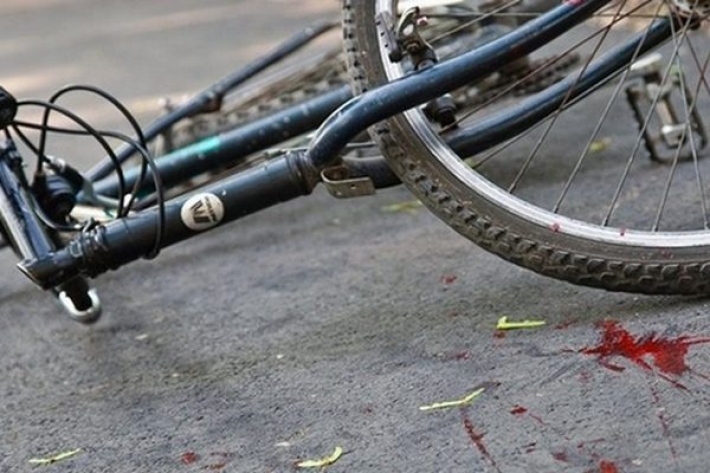 В Мелитополе велосипедист угодил под колеса автомобиля - пострадавший в больнице
