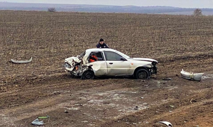 В Запорожской области автомобиль вылетел в кювет и разбился (фото)