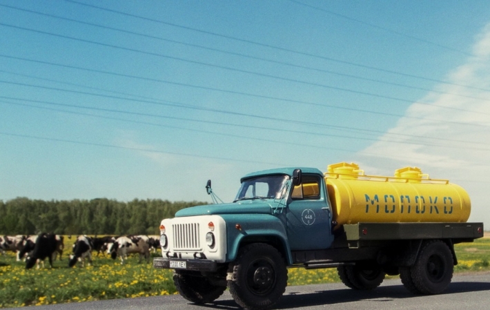 В Мелитополе водитель цистерны с молоком удивил чувством юмора (фото)