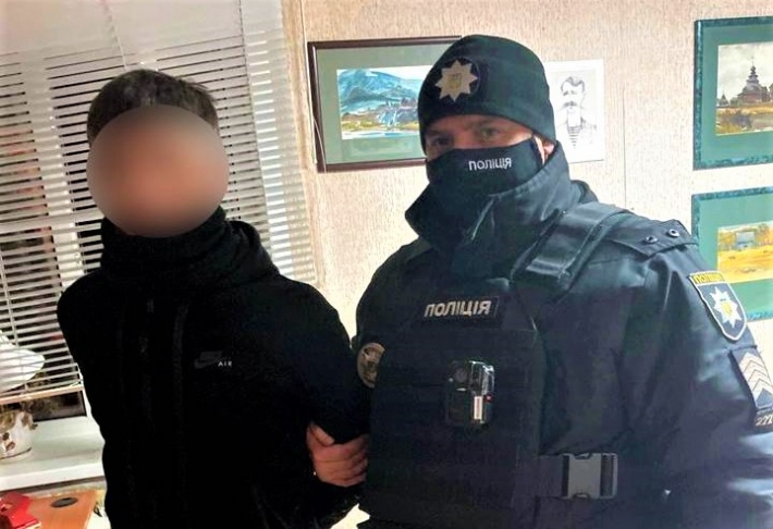 В Запорожье двое граждан Грузии пытались украсть сейф с деньгами (фото)