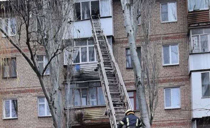 В Мелитополе спасатели проникли в квартиру на пятом этаже, чтобы помочь человеку