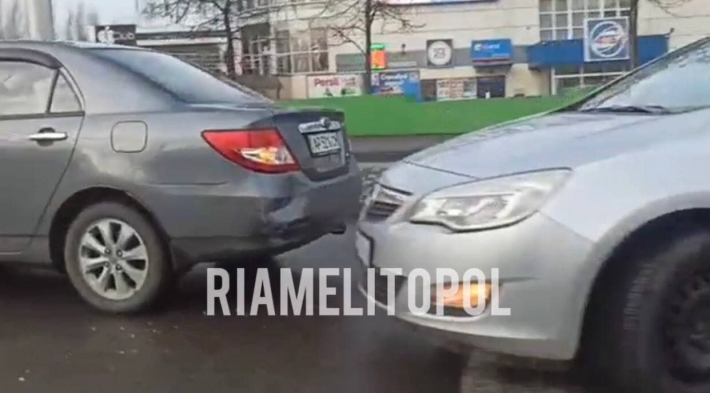 В центре Мелитополя произошло ДТП на пешеходом переходе (видео)