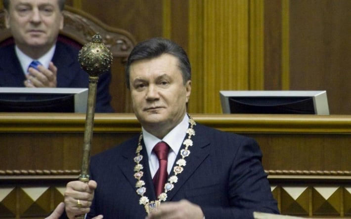 Считает свое отстранение от должности президента незаконным: Янукович подал в суд на Раду