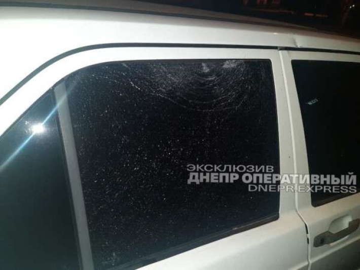 В Днепре за замечание водителю разбили окно