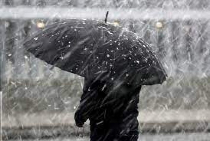 Дождь со снегом и гололедица - в Запорожской области объявлено штормовое предупреждение