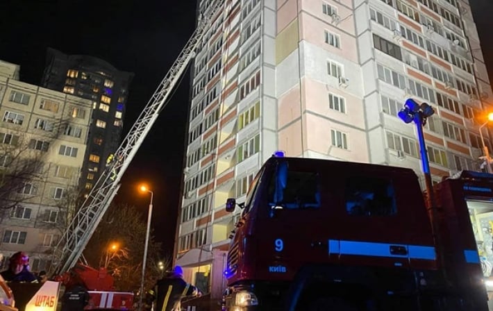 В Киеве произошел пожар в 16-этажном доме