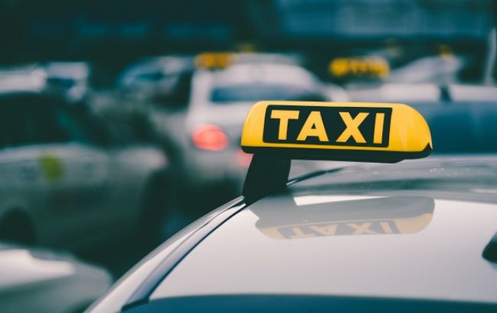 В Киеве таксист высадил пассажиров, которые ненавидят украинский язык (видео)