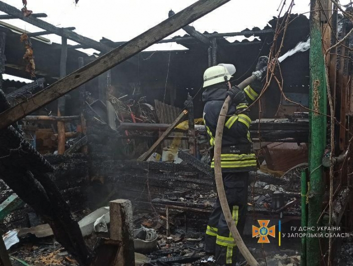 В Мелитопольском районе тушили пожар на территории частного дома