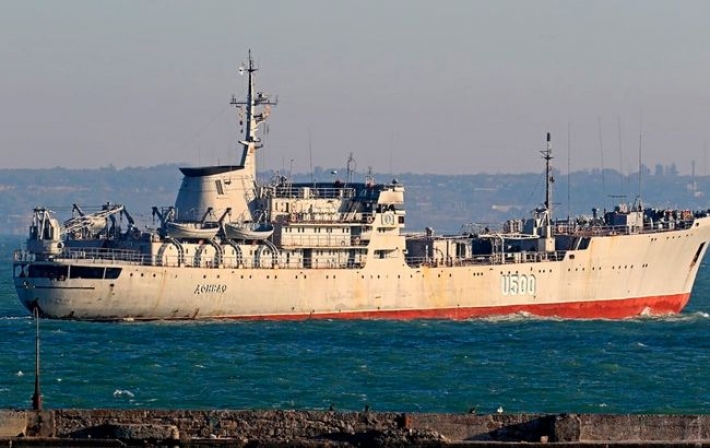 Без оружия и на законных основаниях: Резников о корабле ВМС у Керченского пролива