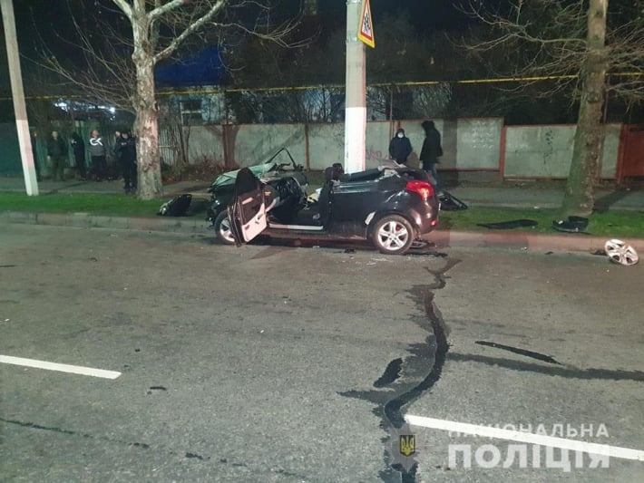 Погиб 21-летний парень - в полиции рассказали подробности жуткого ночного происшествия в Мелитополе (фото)