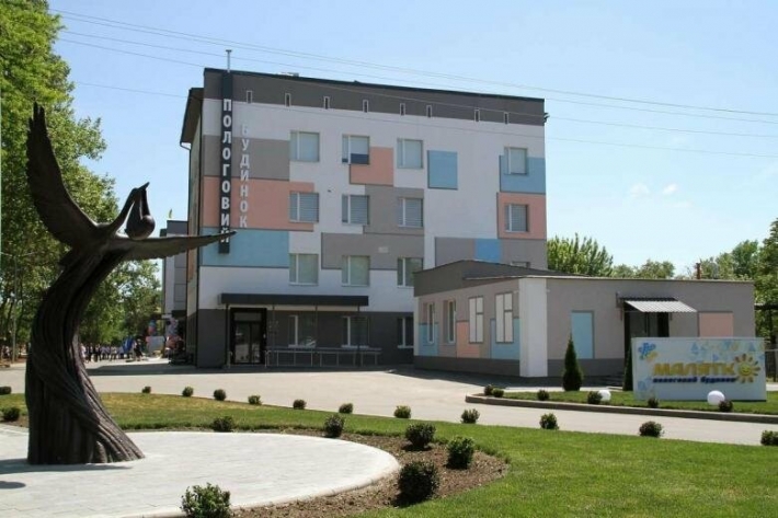 Сколько люксовые палаты в Мелитопольском роддоме стоят