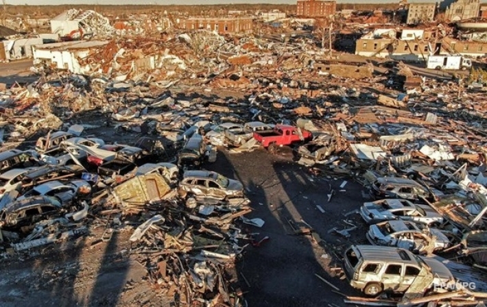 Торнадо унес жизни 64 человек в Кентукки