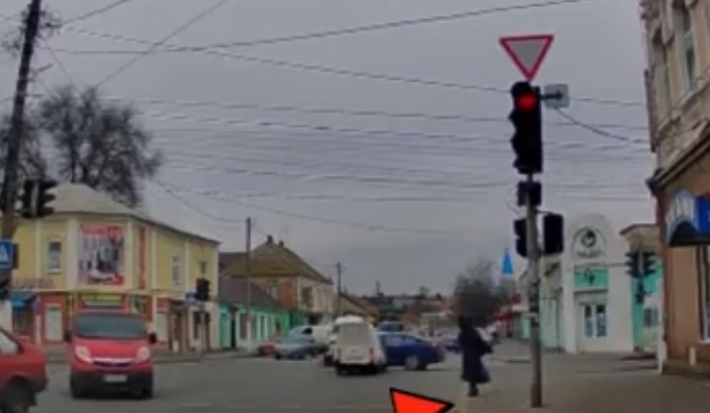 Эпичное ДТП в центре Мелитополя попало на камеру регистратора (видео)