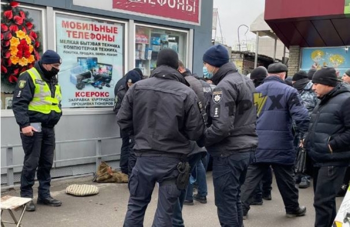 В центре Харькова произошла стрельба: в сети появились фото и видео