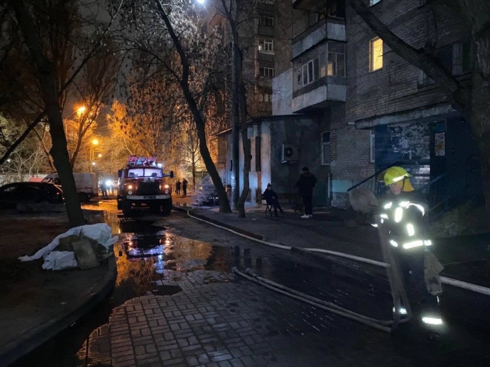 Во время пожара в Мелитополе спасли женщину - ГСЧС (видео)