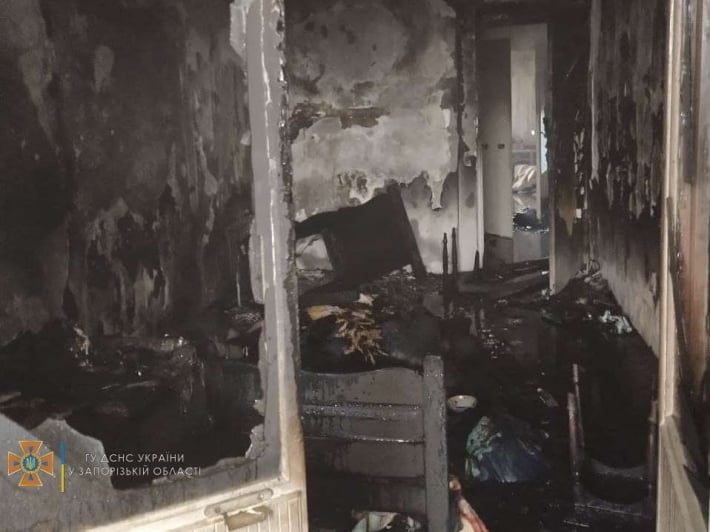 В Запорожье во время пожара умерла 55-летняя женщина (фото)