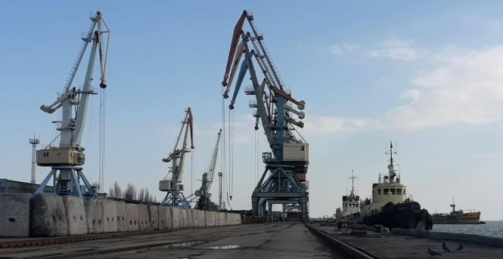 В Бердянске из-за погоды ограничили работу морского порта