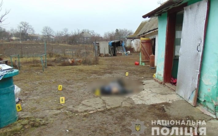 В Черкасской области 16-летняя девушка до смерти забила отчима своей подруги