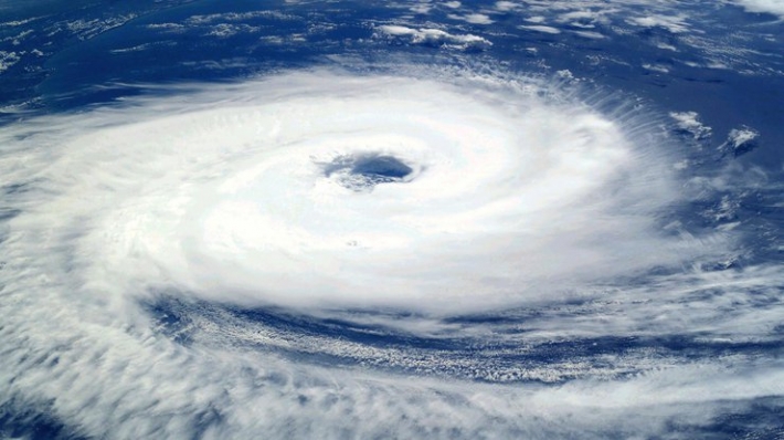 Филиппины накрыл мощный тайфун, много жертв (видео)