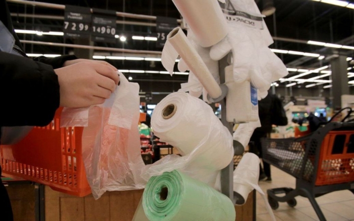 Правительство установило стоимости на пластмассовые пакеты: сколько с этого момента станут стоить 