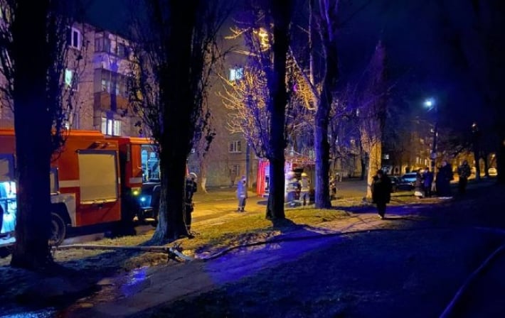 Под Днепром произошел взрыв в многоэтажке: разрушены две квартиры, есть пострадавший