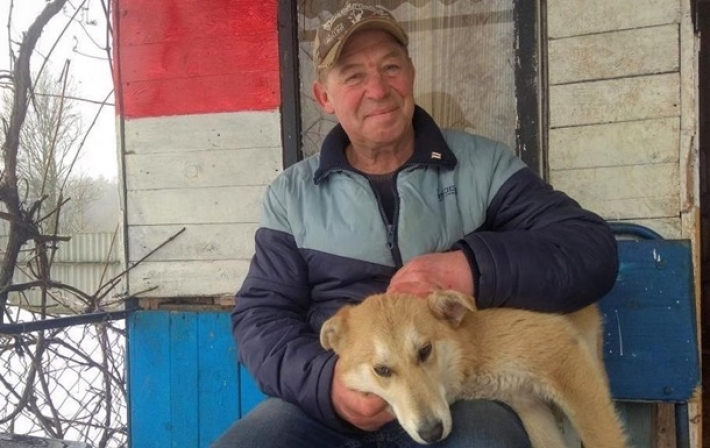 В Беларуси задержали мужчину, покрасившего дом в цвета БЧБ-флага
