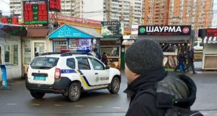 Скончался под наливайкой: в Киеве внезапно умер мужчина, фото